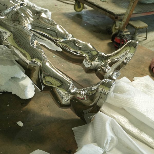 Stainless Steel Figure Sculpture Custom Modern Art Sculpture Factory - Image 3