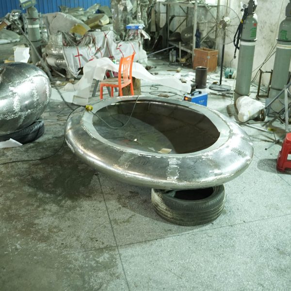 Modern Metal Ring Sculpture Customized Ring Series Art Installation