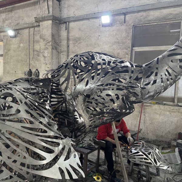 Elephant Sculpture Metal mirror process - Image 4