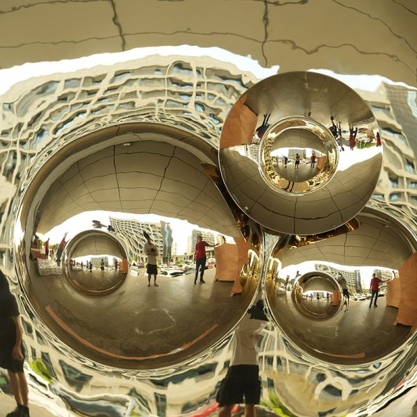 Modern art golden phantom mirror sculpture - Image 3