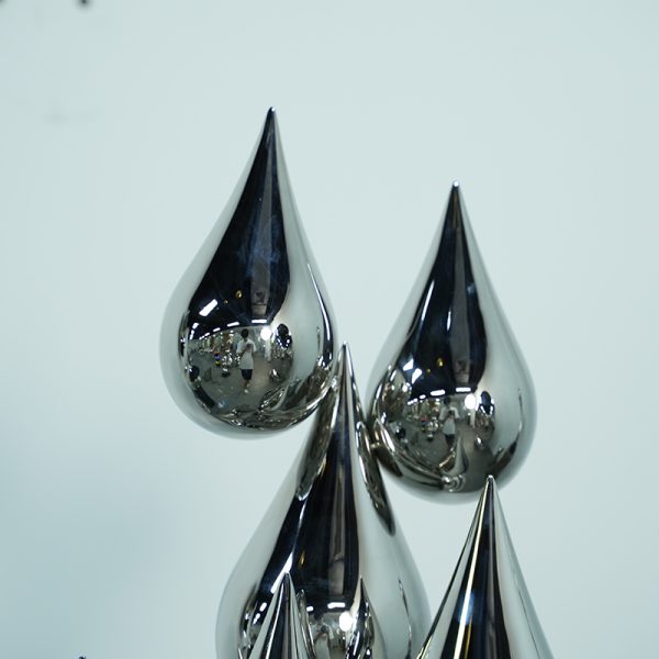 Modern teardrop-shaped metal sculpture Ripple Leap - Image 4