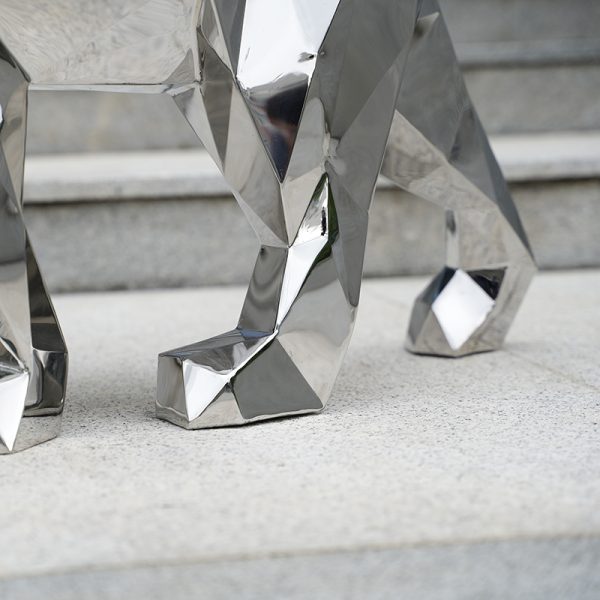 Majestic King Metal Lion Sculpture - Image 2