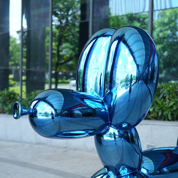 Modern art style blue fantasy balloon dog sculpture - Image 3