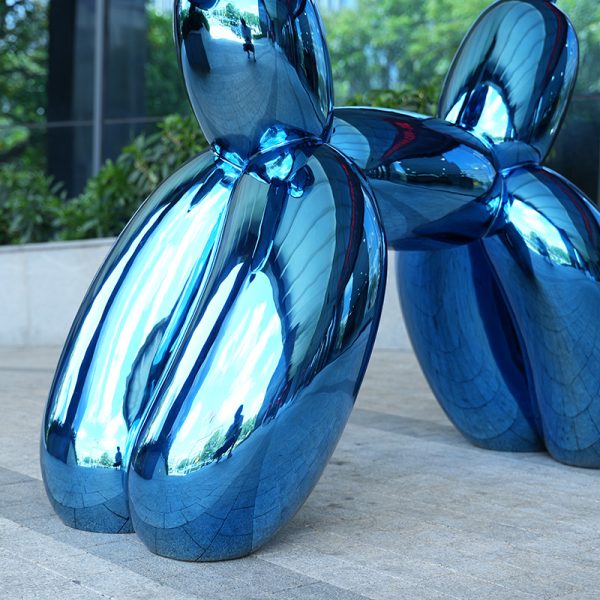 Modern art style blue fantasy balloon dog sculpture - Image 2