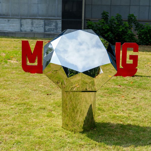 Stainless steel diamond mirror sculpture - Image 3