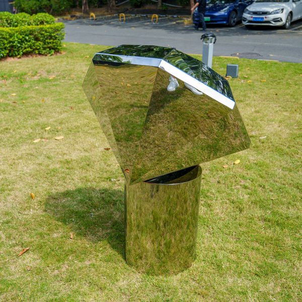 Stainless steel diamond mirror sculpture - Image 4